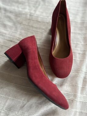 VIONIC Carmel Syrah Red Suede Block Heel Pumps | 9 NWOB